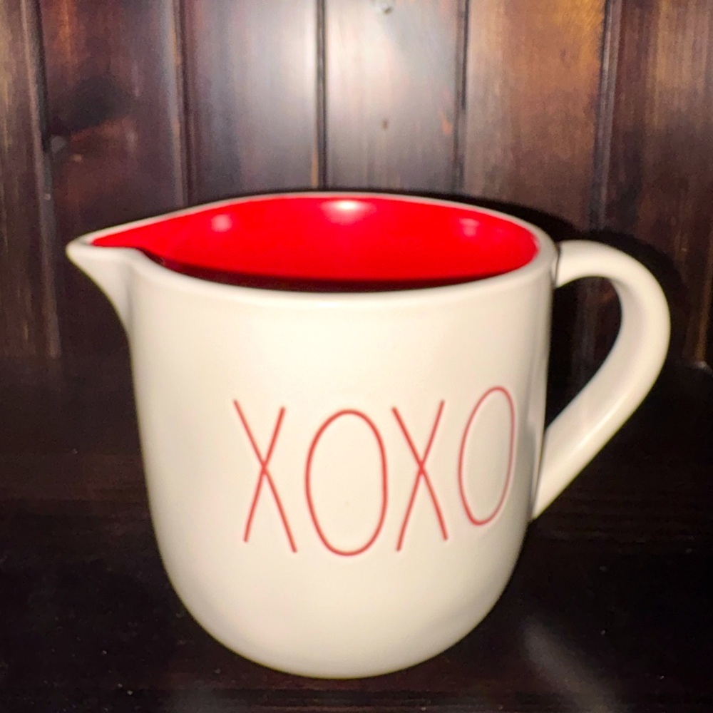 Rae Dunn XOXO Measuring Cup